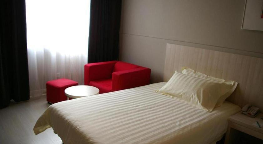 Jinjiang - Shanghai Town Hotel 2*