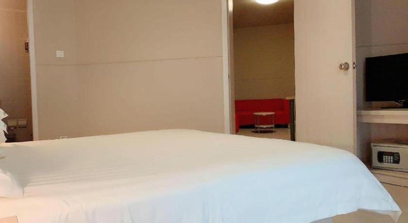 Jinjiang - Shanghai Town Hotel 2*